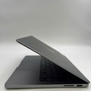 Macbook Pro 2023 14in Grey Apple M3/ RAM 8GB/ SSD 512GB 98% ဘက်ထရီ 88% (47 ကြိမ် အားသွင်း) BPTA အသစ်အတိုင်း 
